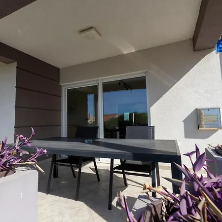 Apartament Monti *
