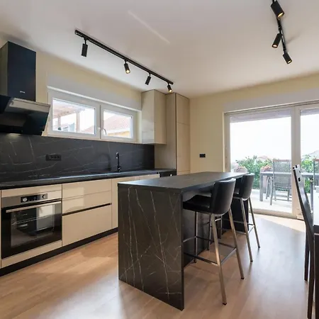 Monti Apartment *